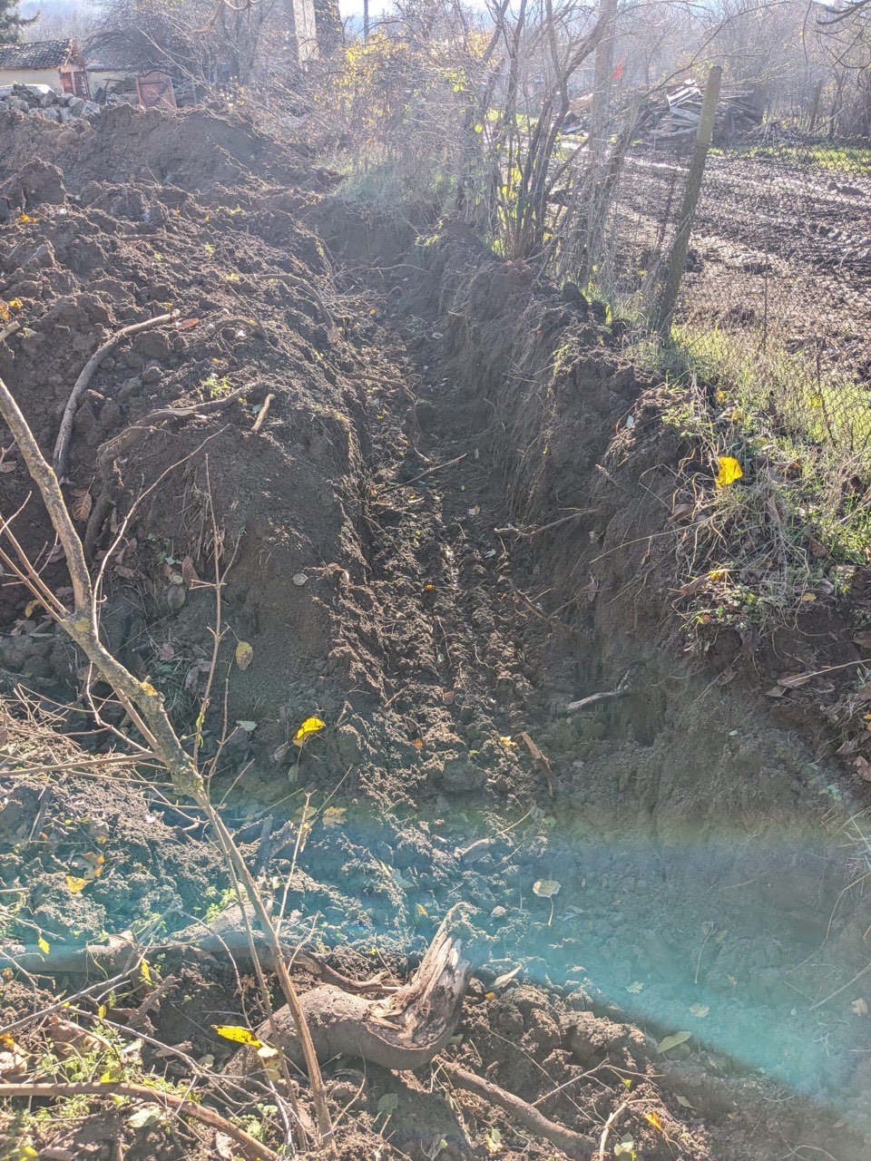 Narrow trench line for septic works at the Kiten KOIVU site